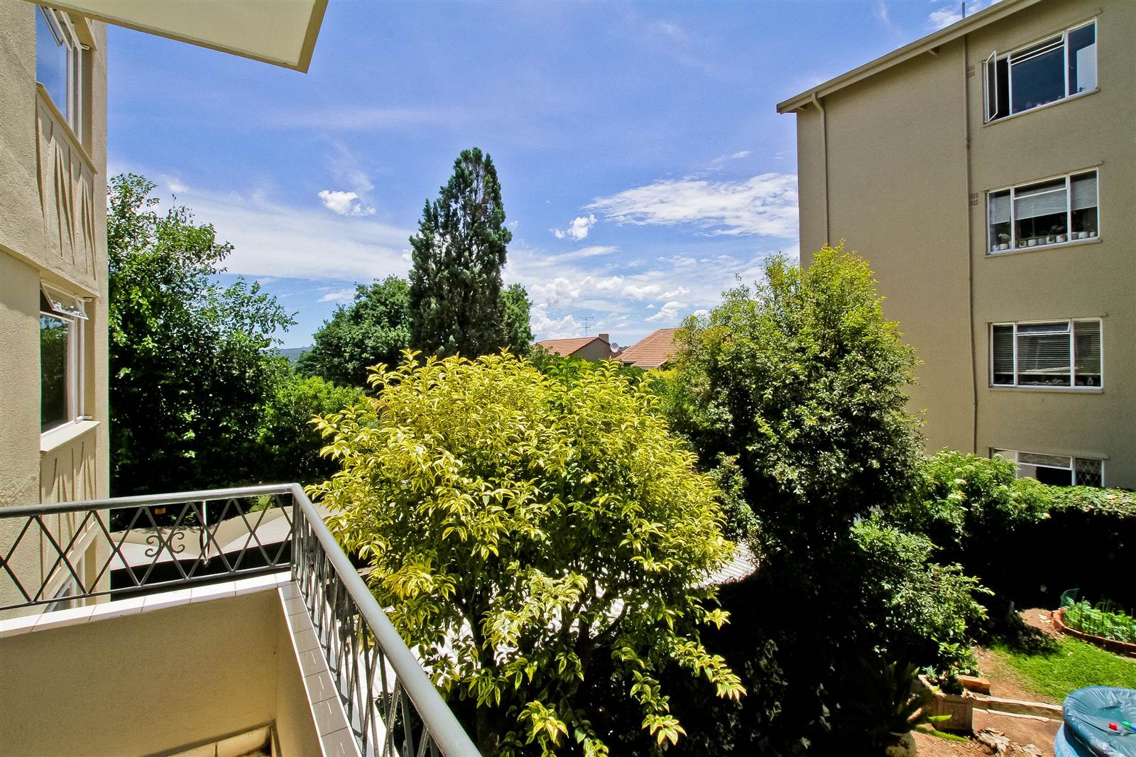 3 Bed Apartment in Craighall Park photo number 19