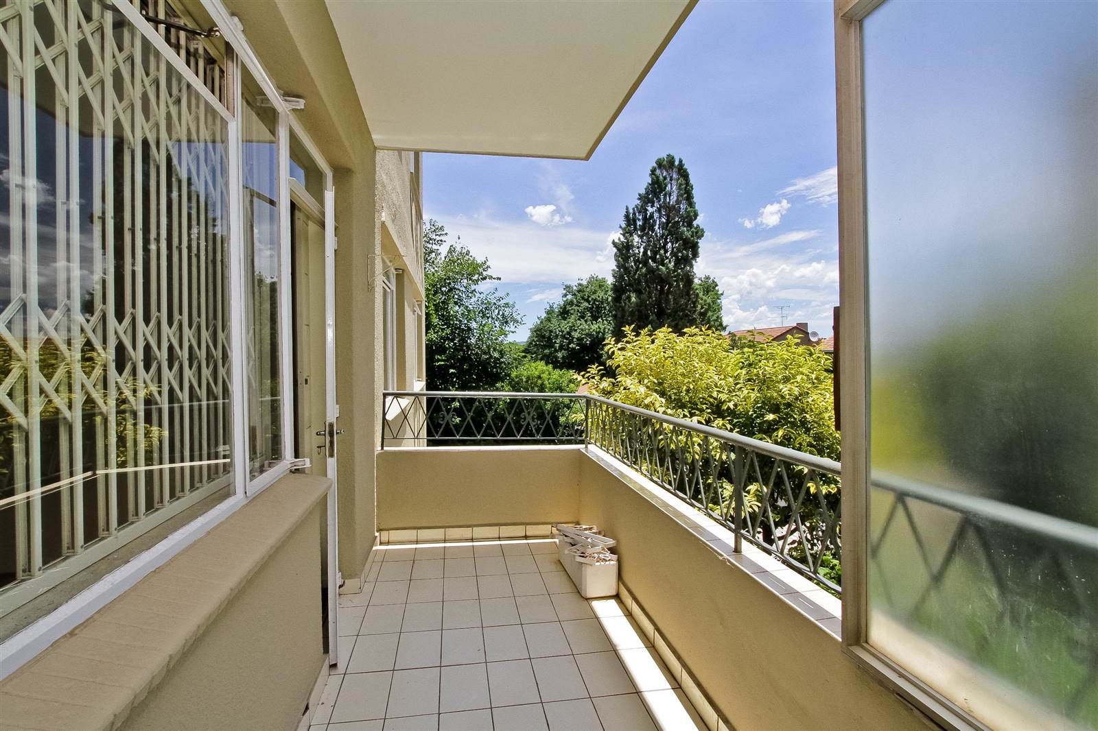 3 Bed Apartment in Craighall Park photo number 18