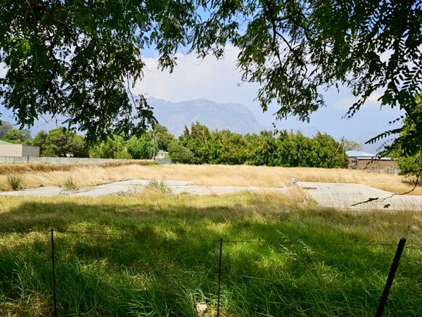 1784 m² Land available in Wolseley