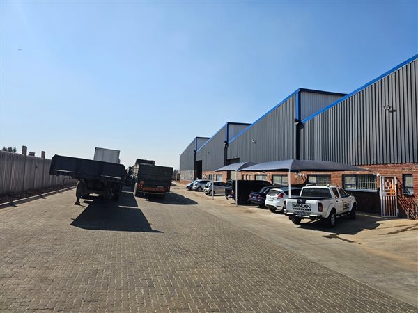 730  m² Industrial space