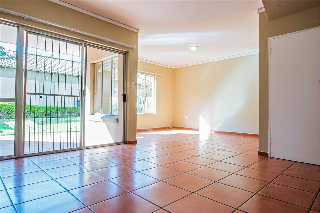 3 Bed Duplex to rent in Faerie Glen RR2704634 Private Property