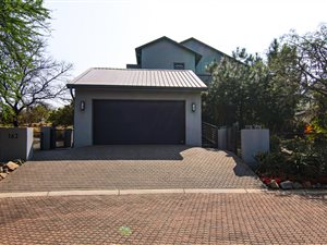 4 Bed House in Helderfontein Estate