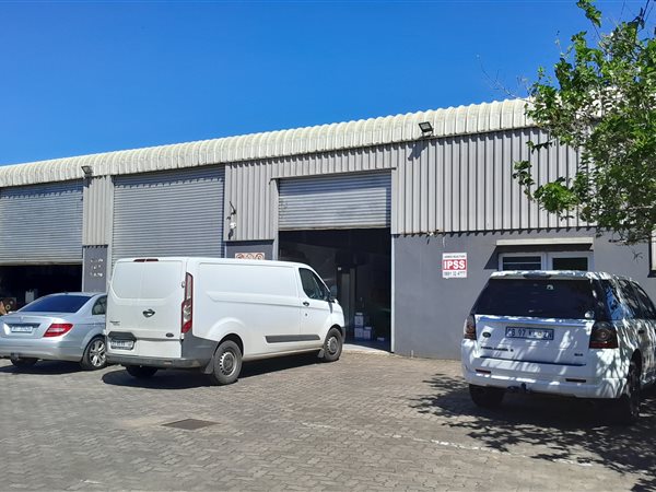 400 m² Industrial space 400 m² Industrial space