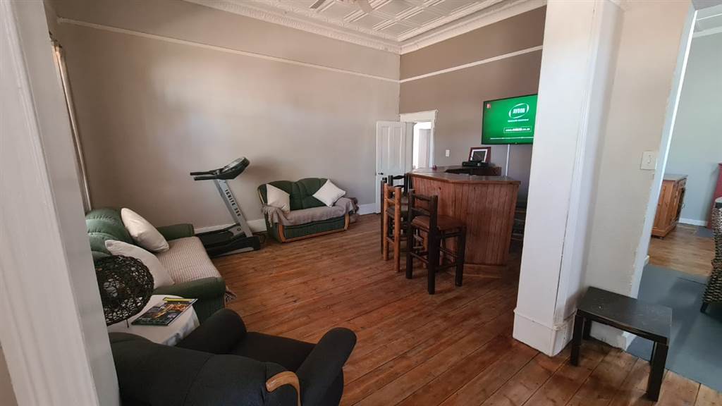 3 Bed House in Aliwal North photo number 5
