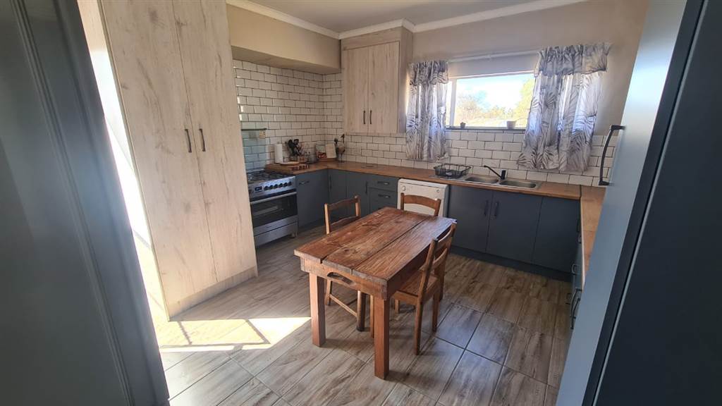 3 Bed House in Aliwal North photo number 18