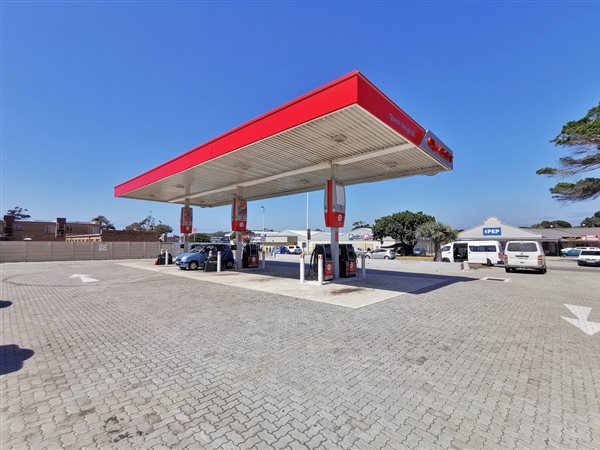 330  m² Commercial space in Walmer