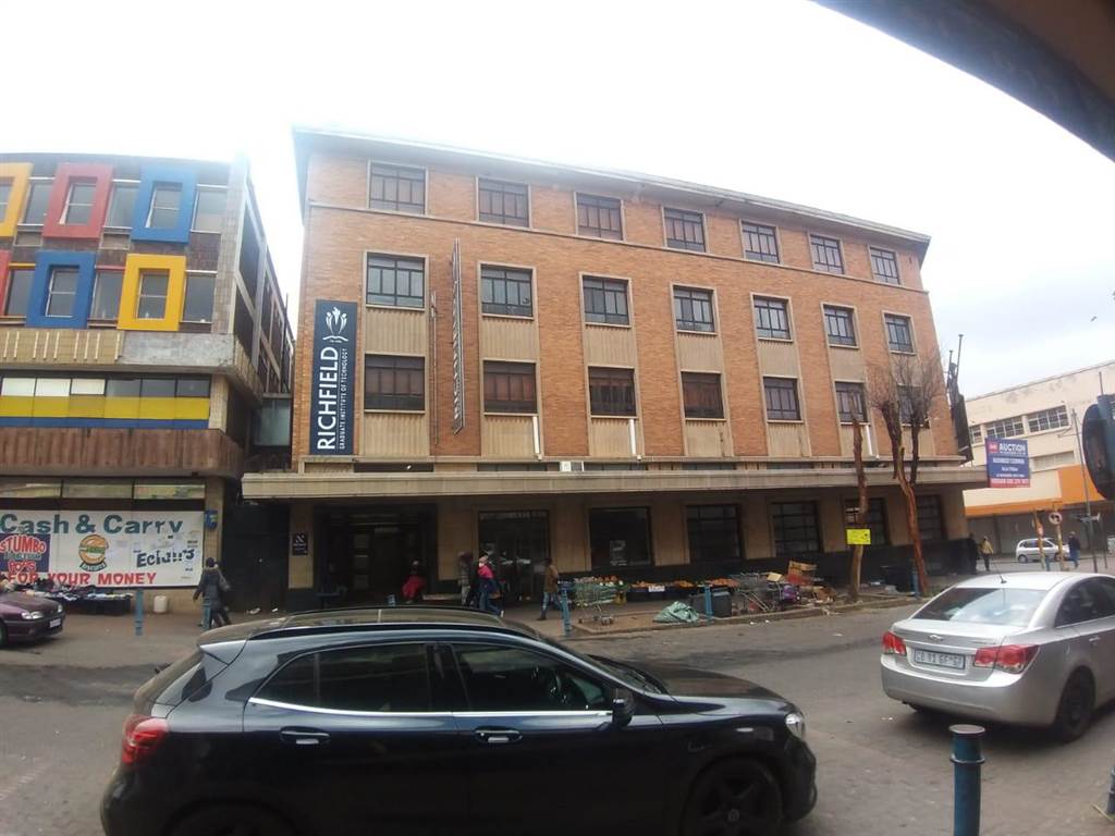 1792  m² Commercial space in Krugersdorp Central photo number 2