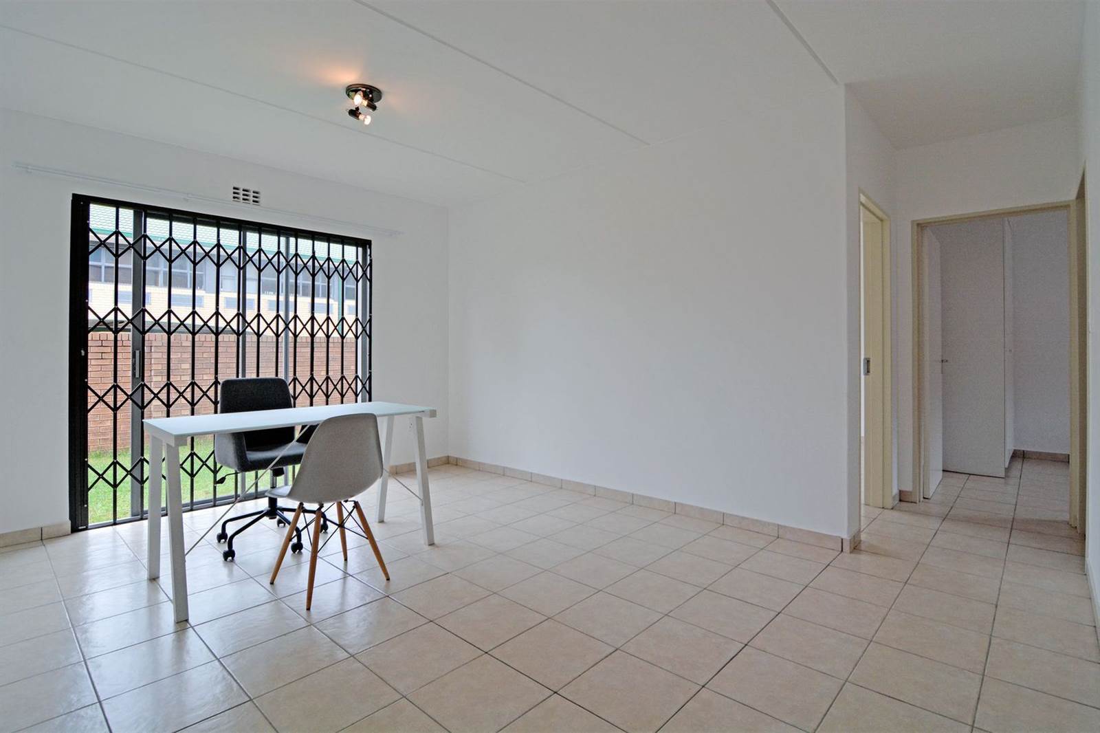 2 Bed Apartment in Edenvale photo number 13