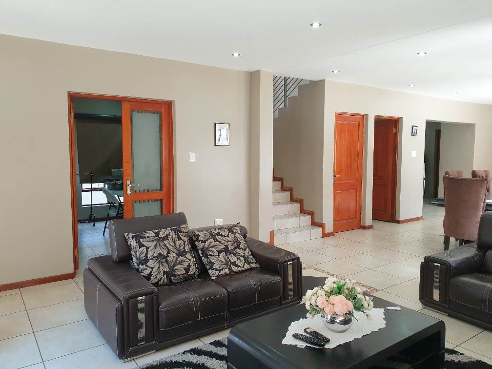4 Bed House in Bushwillow Park Estate photo number 22