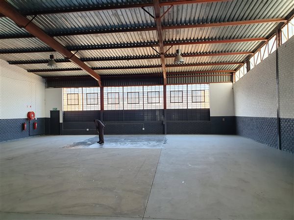 360  m² Industrial space