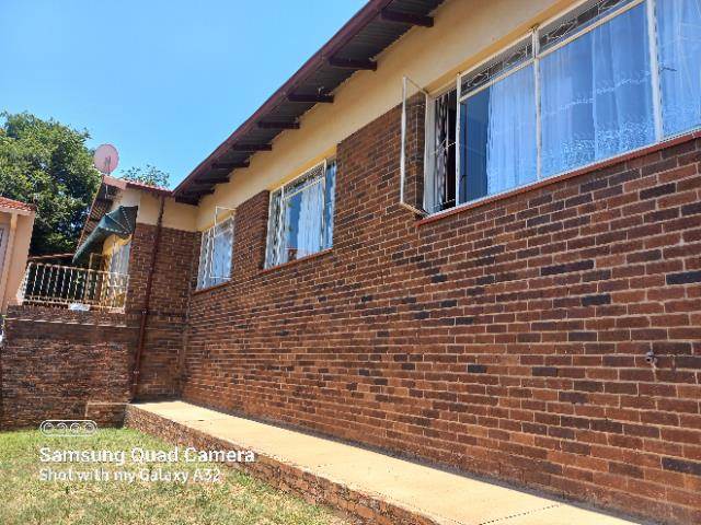 4 Bed House in Pretoria Gardens photo number 23