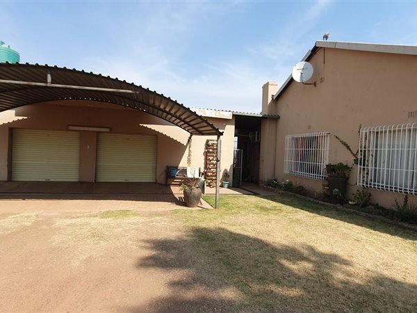 21.4 ha Farm in Witbank Central