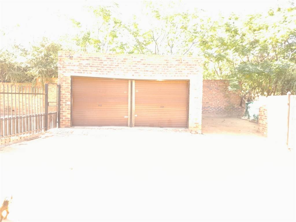 3 Bed House in Mnandi AH photo number 26