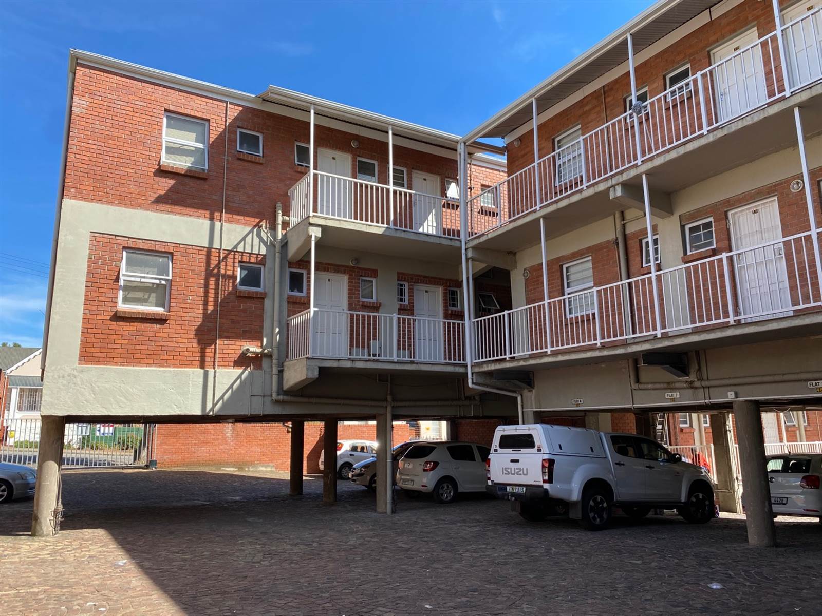 2 Bed Apartment in Grahamstown Central photo number 20