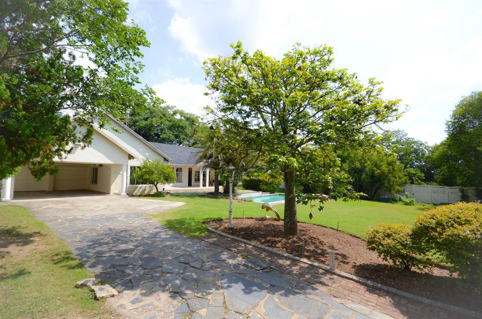 4 Bed House in Bryanston photo number 27
