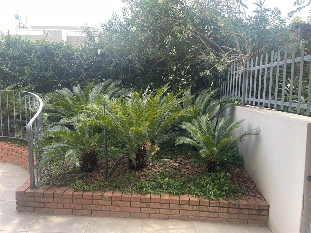 2 Bed Apartment in Illovo photo number 26