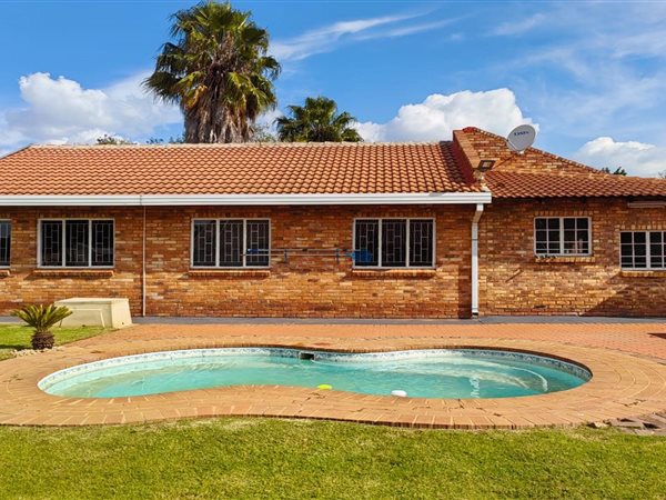 5 Bed House in Rayton