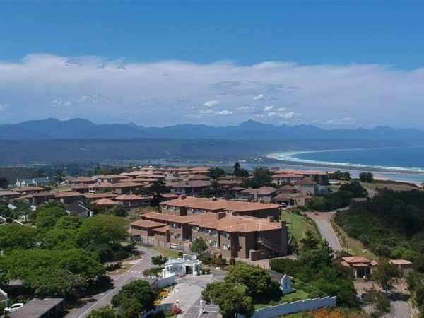 802 m² Land available in The Hill Estate