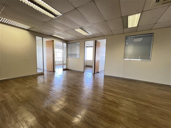 226  m² Commercial space