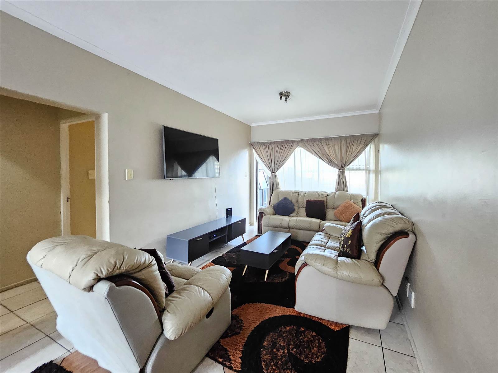 2 Bed Flat in Winklespruit photo number 9