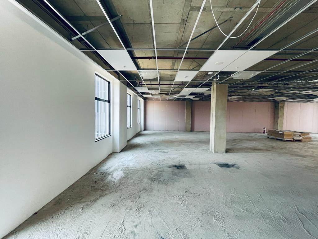 330  m² Commercial space in Glenadrienne photo number 16
