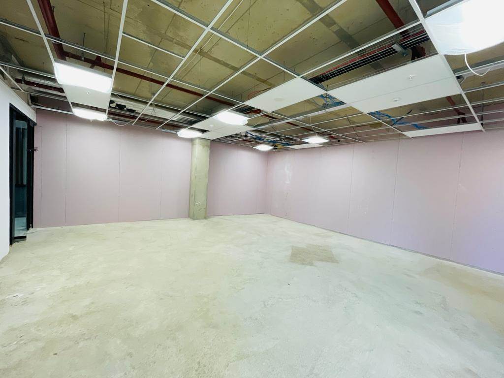 330  m² Commercial space in Glenadrienne photo number 18