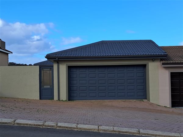 3 Bedroom Townhouse 3 Bedroom Townhouse