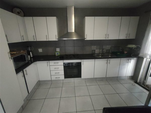3 Bedroom Townhouse 3 Bedroom Townhouse