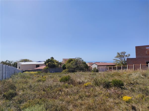 937 m² Land available in Jeffreys Bay