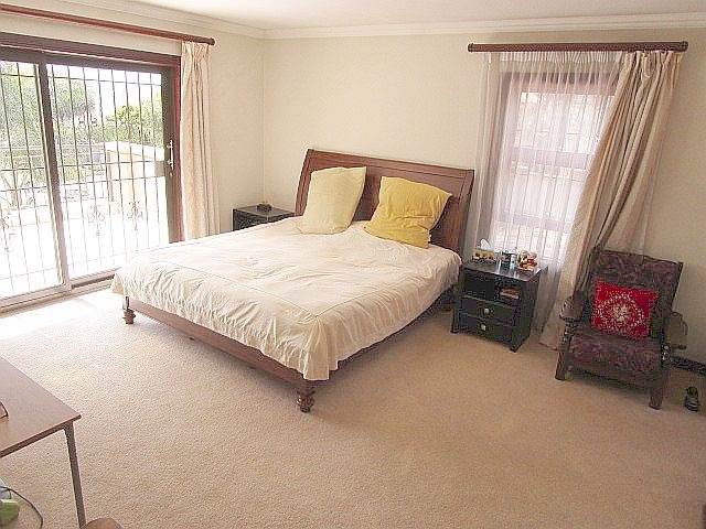 4 Bed House in Greenstone Hill photo number 9