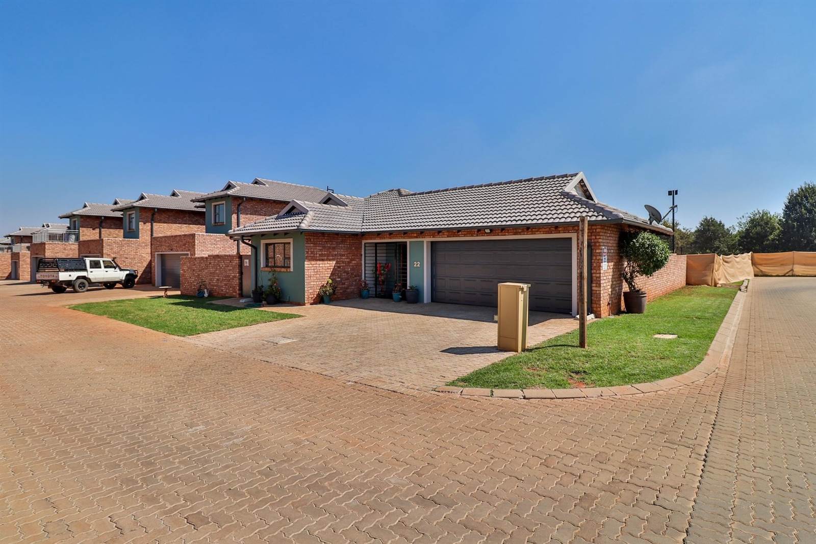 3 Bed Townhouse in Benoni AH photo number 4
