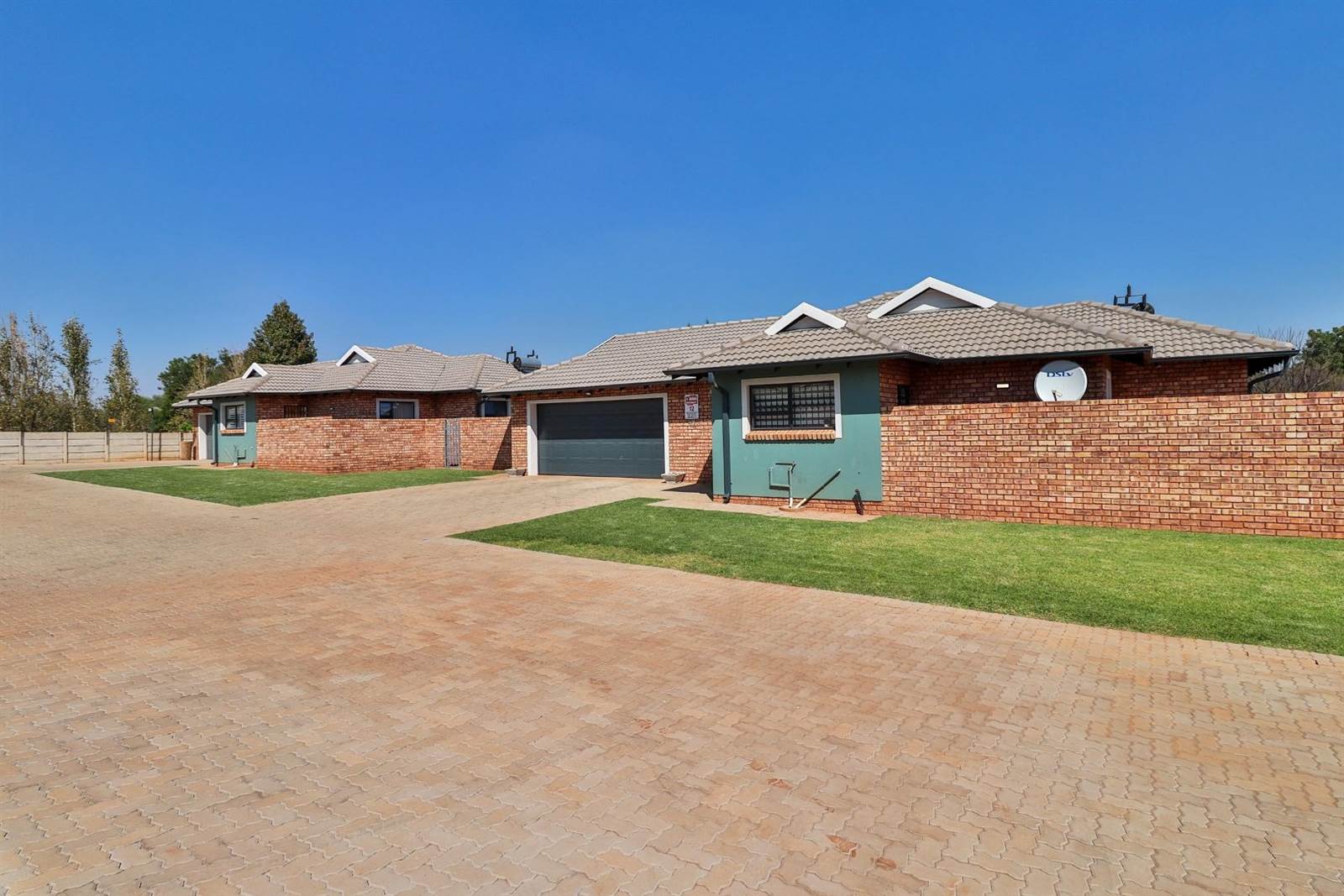 3 Bed Townhouse in Benoni AH photo number 6