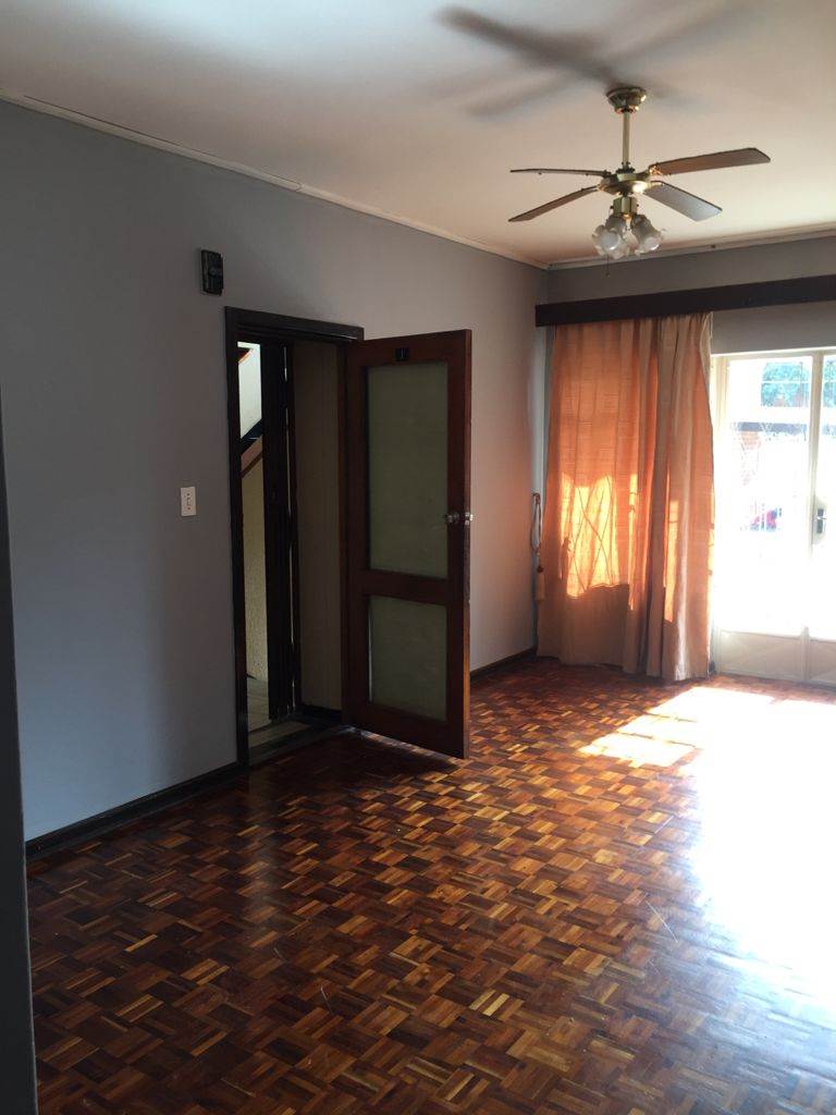 2 Bed Flat in Uitenhage Central photo number 6