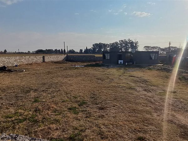1075 m² Land available in Bakerton