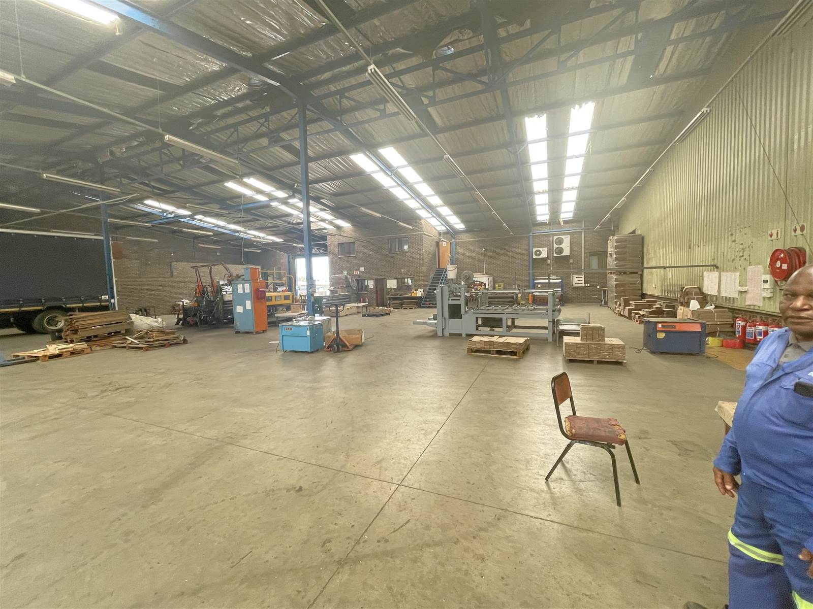 2454  m² Industrial space in Stormill photo number 11