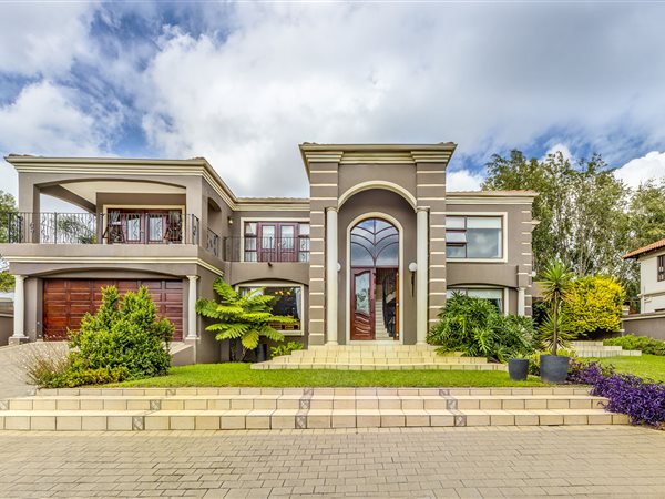 4 Bedroom House 4 Bedroom House