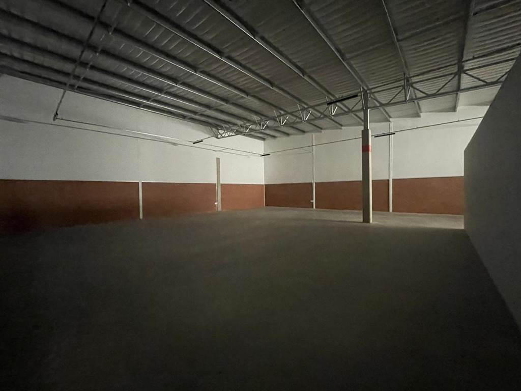 446  m² Industrial space in Clayville photo number 8