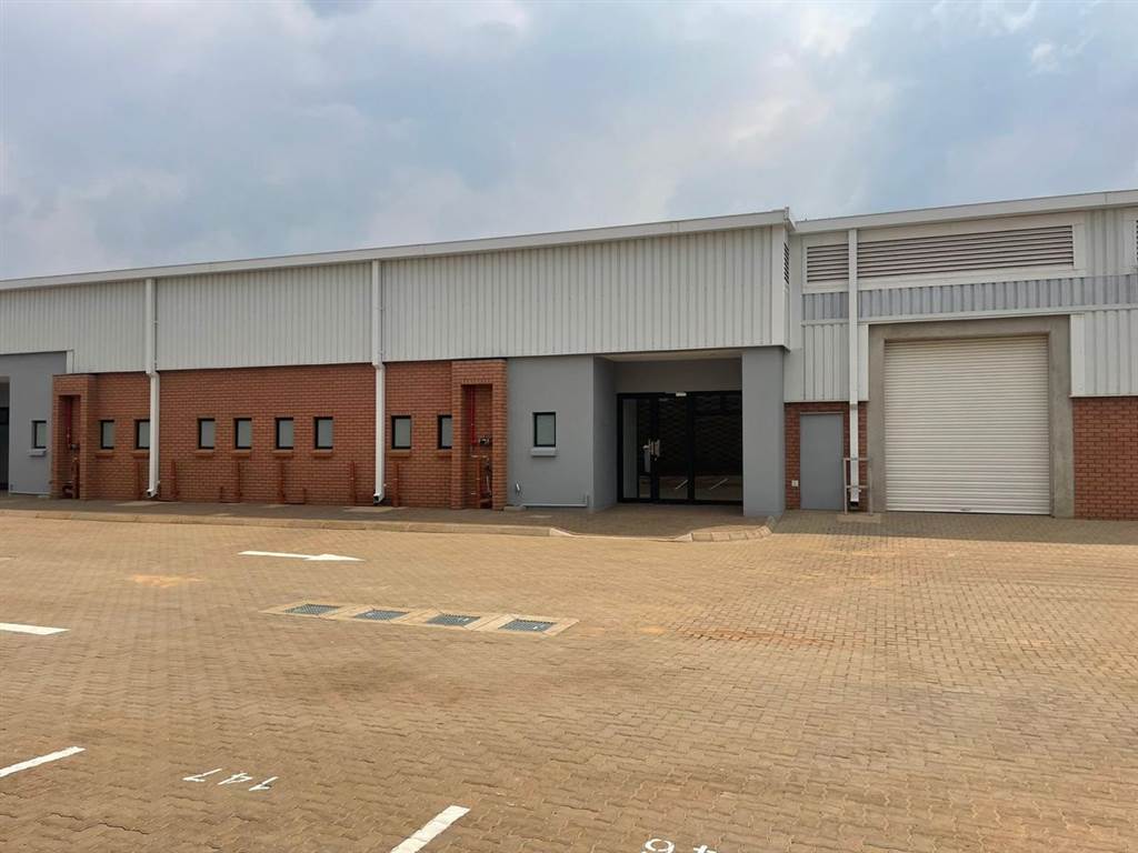 446  m² Industrial space in Clayville photo number 1