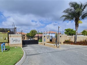 2 Bed Apartment in Honey Park