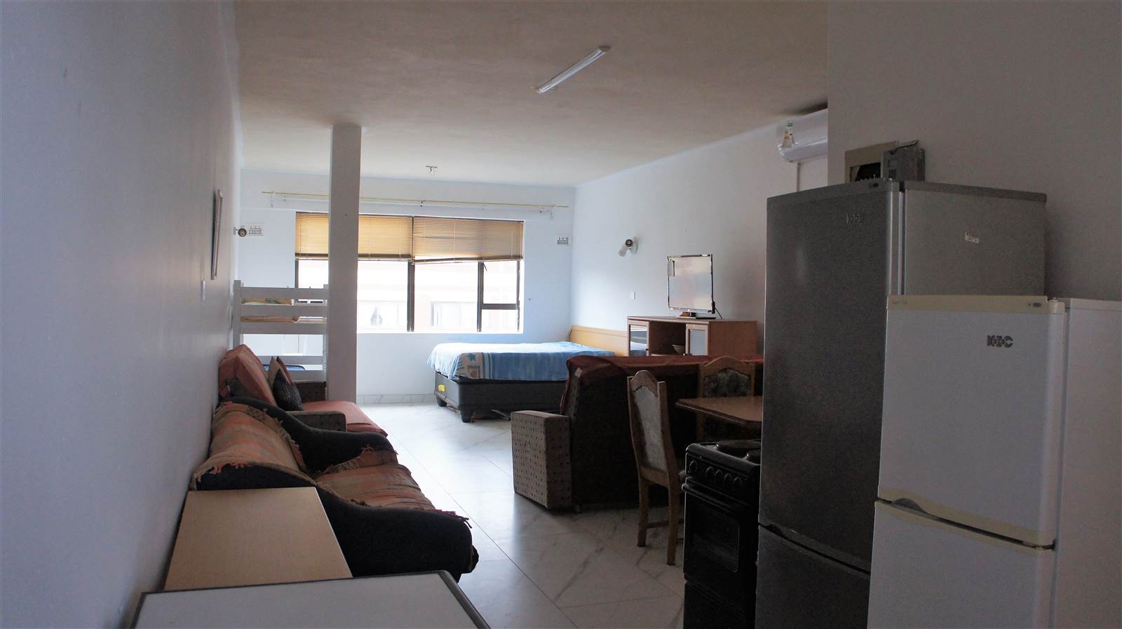 0.5 Bed Flat in Scottburgh Central photo number 4