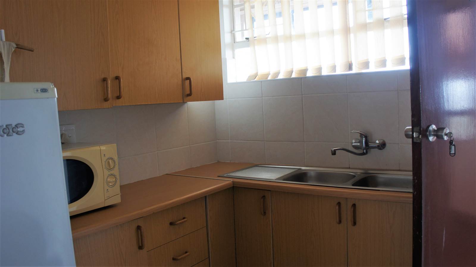 0.5 Bed Flat in Scottburgh Central photo number 3