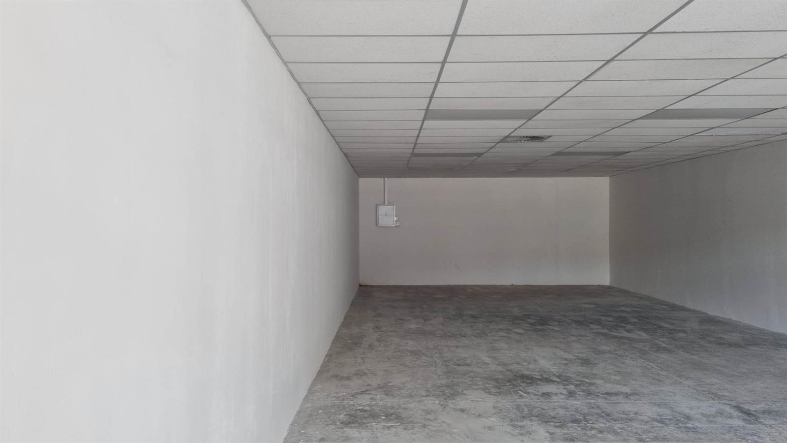 95  m² Commercial space in Montana photo number 2