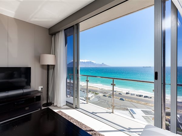 1 Bed Apartment in Bloubergstrand