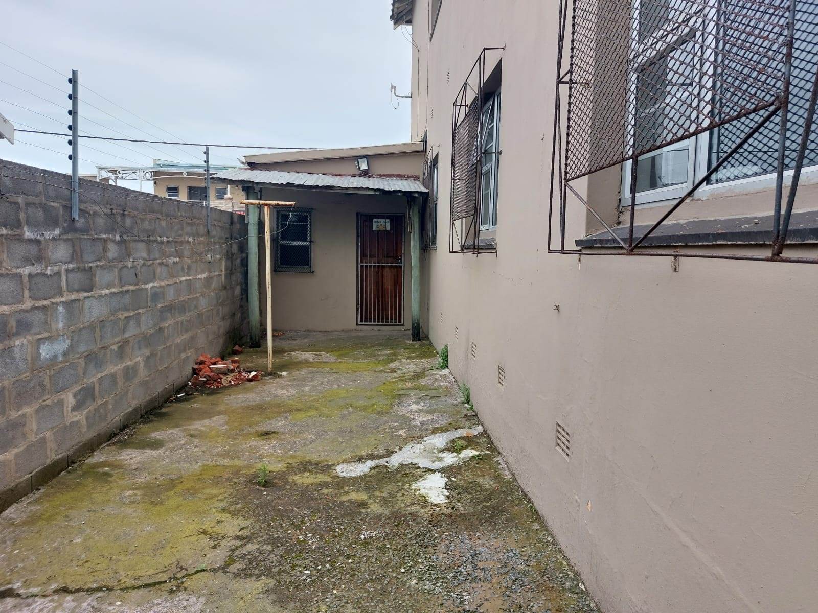 21 Bed House in Southernwood photo number 25