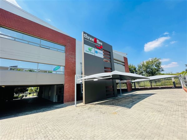 279  m² Commercial space