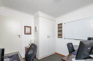 3 Bed Cluster in Newmarket Park photo number 13