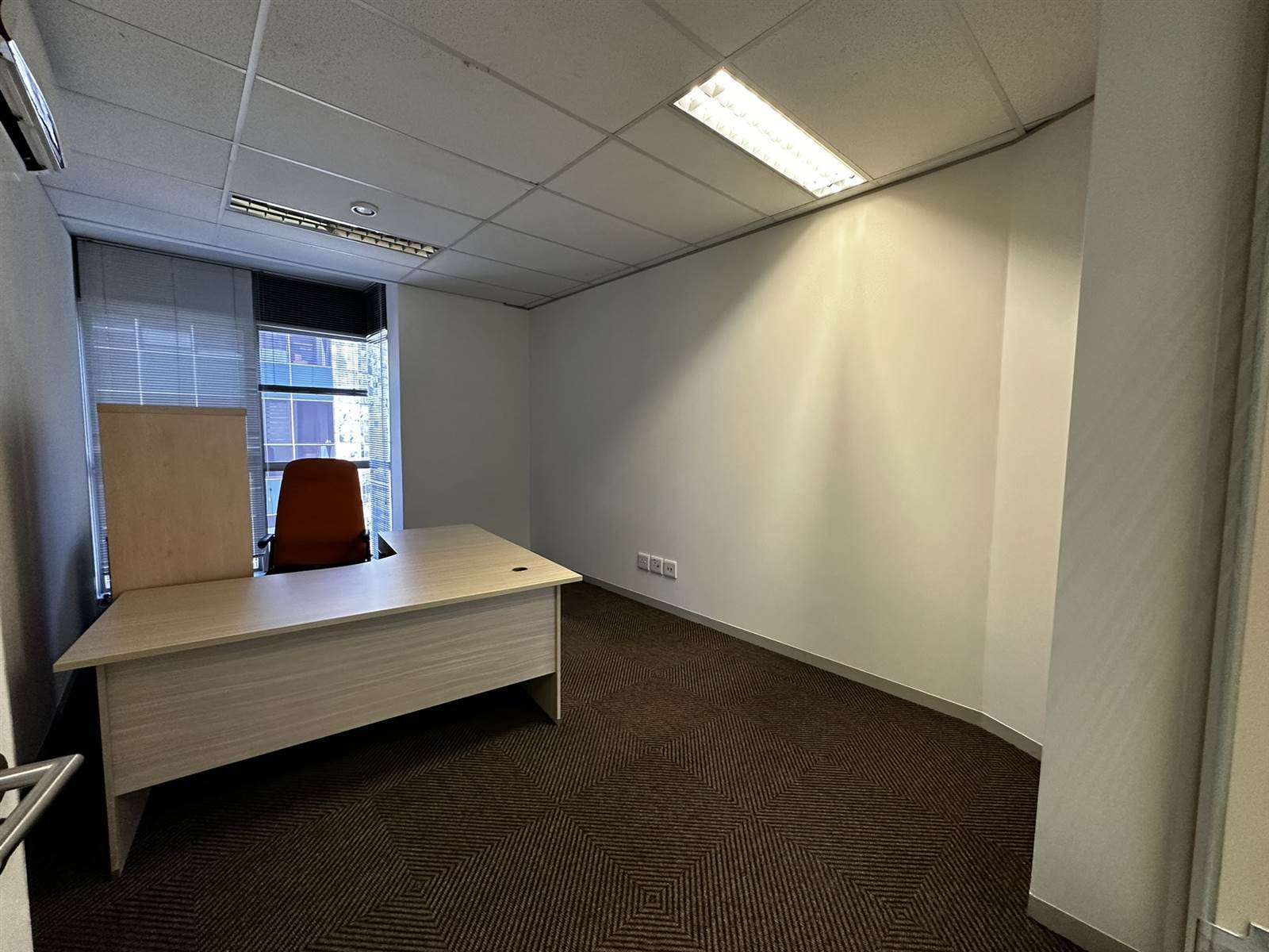 305  m² Commercial space in Bedfordview photo number 11
