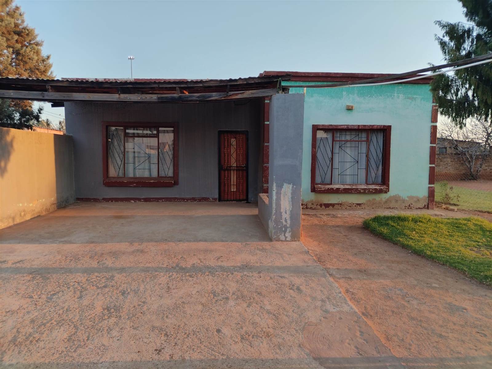 2 Bed House in Mafikeng photo number 1