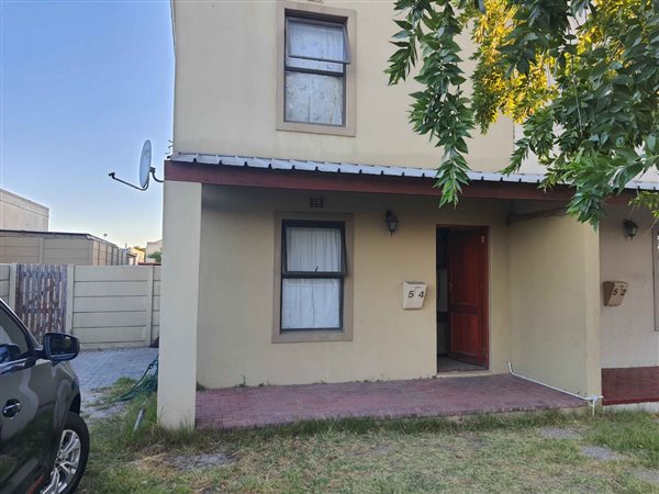 3 Bed Townhouse in Blue Downs
