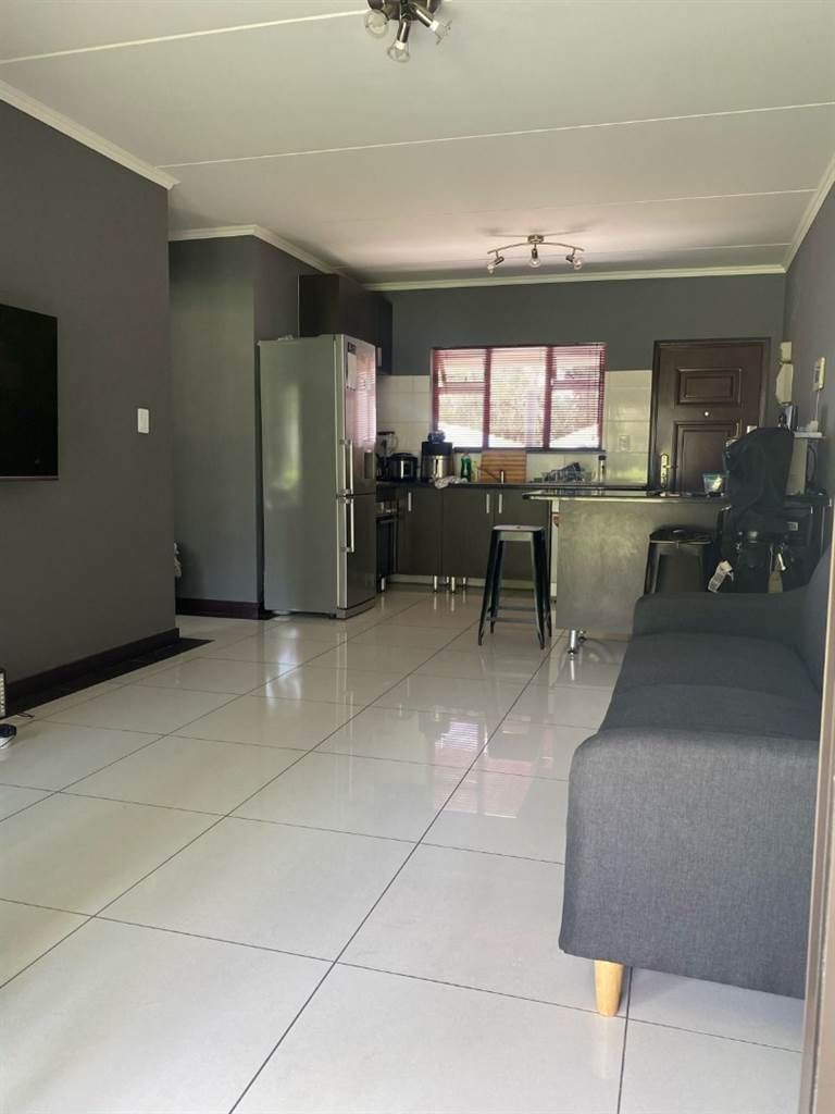 1 Bed Apartment in Erand Gardens photo number 4